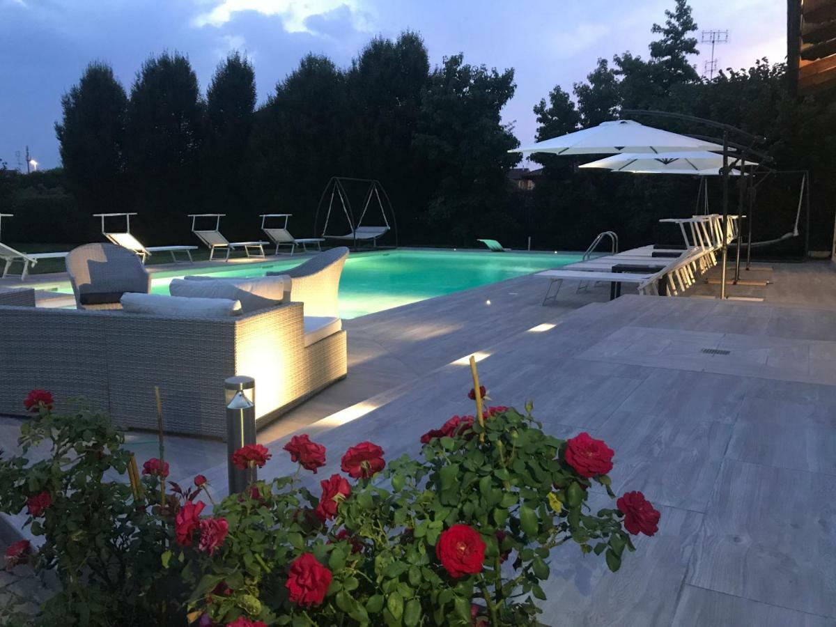 Residence Le Palme Torrazza Piemonte Exterior foto