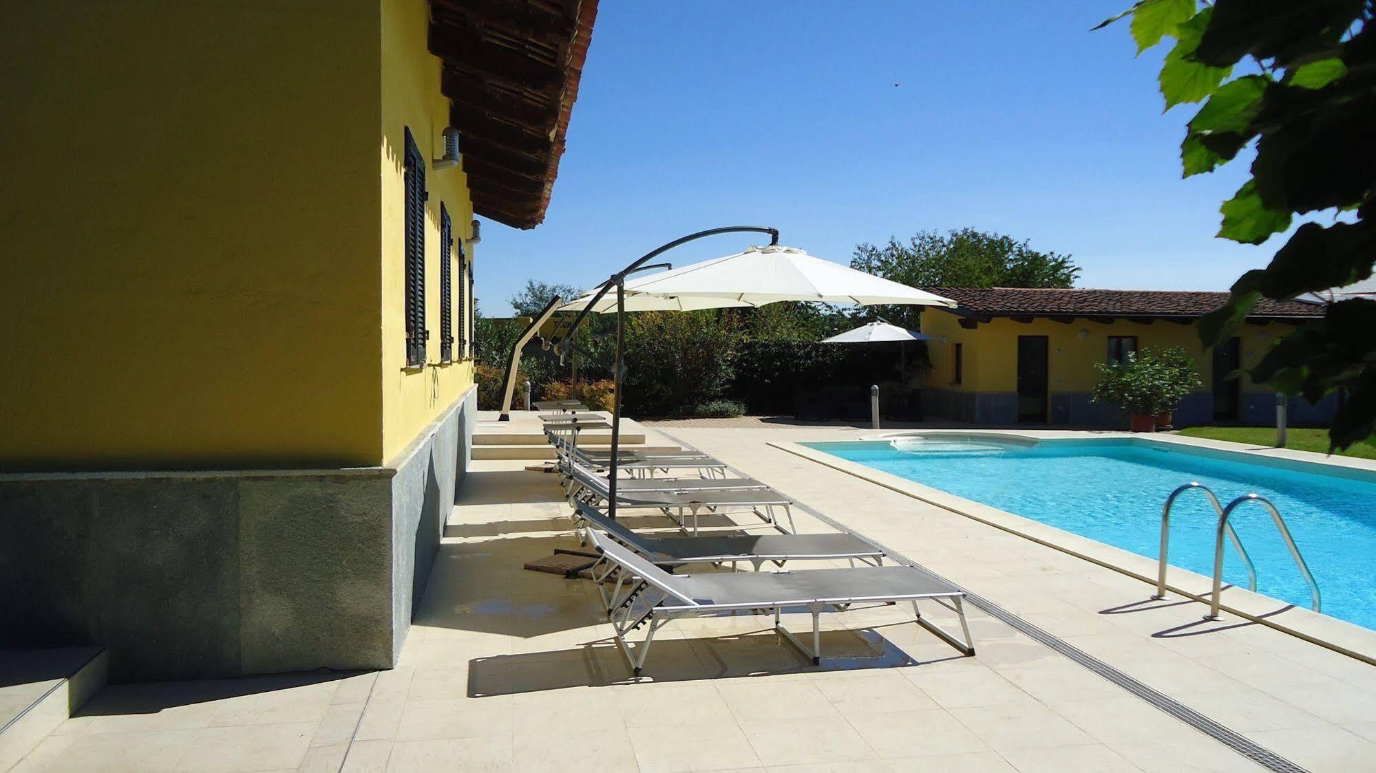 Residence Le Palme Torrazza Piemonte Exterior foto